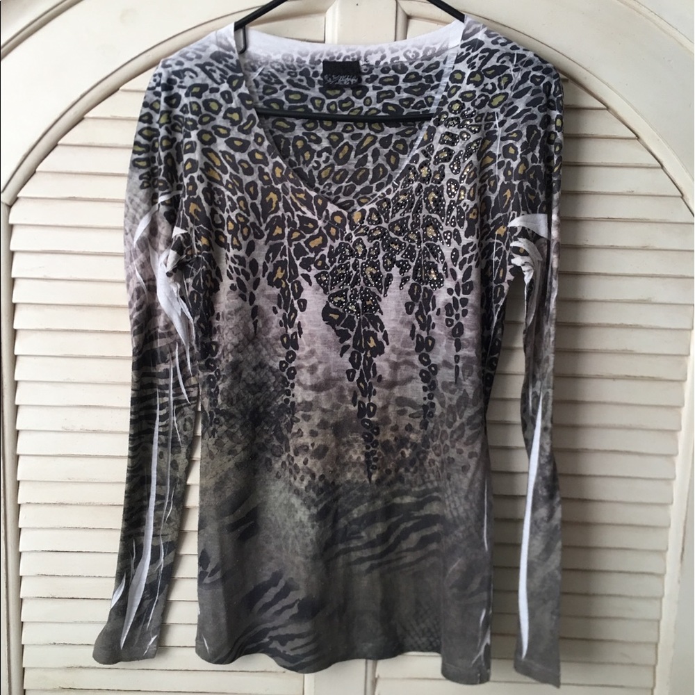 Buckle shirt